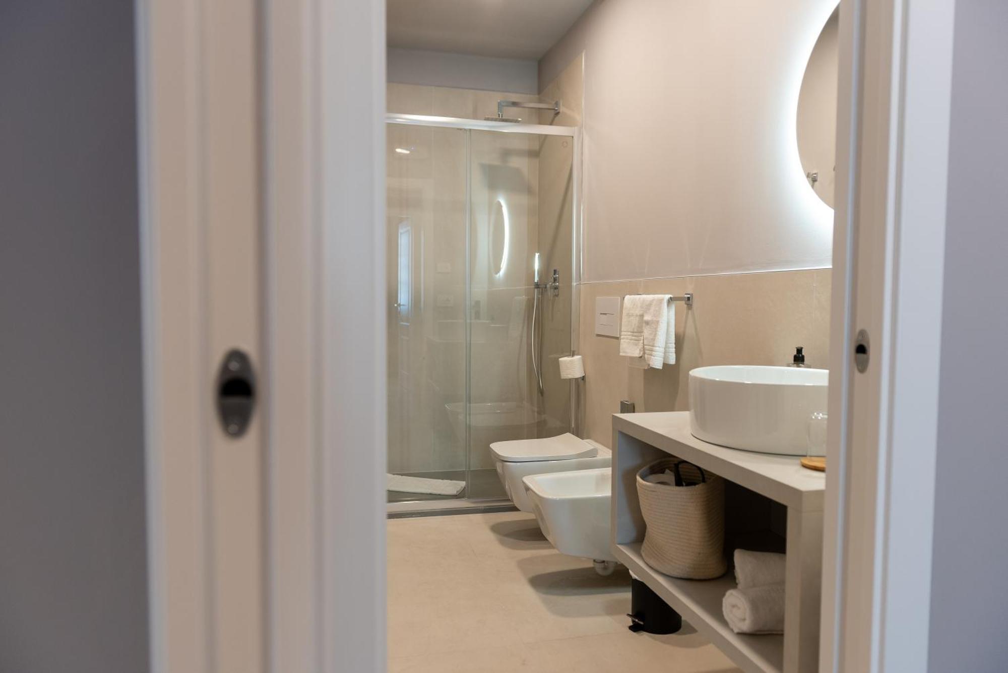 Regina Boutique Suites Trieste Exterior foto